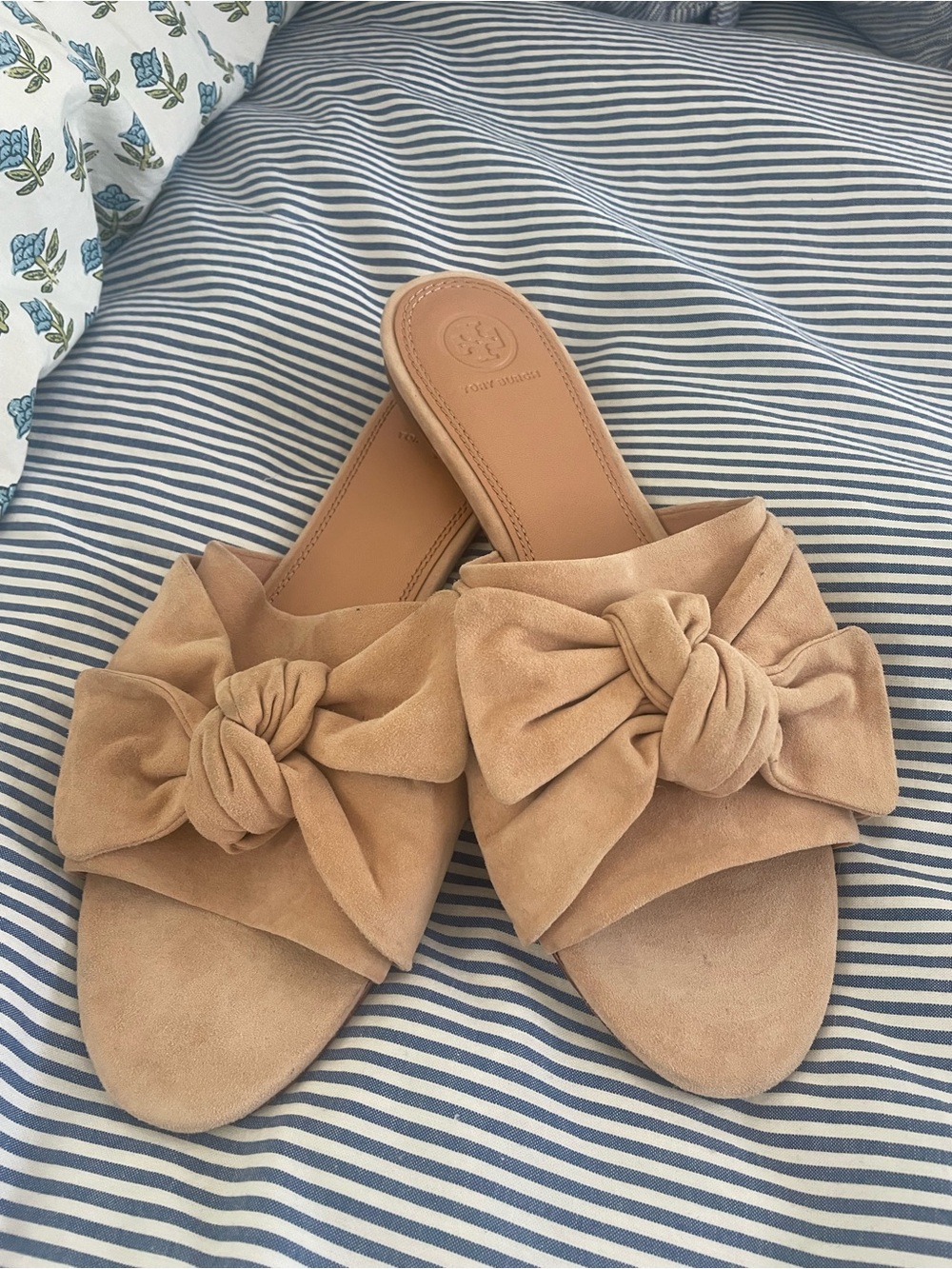 Tory Burch Suede Knot Bow Slide Sandals ight pink color